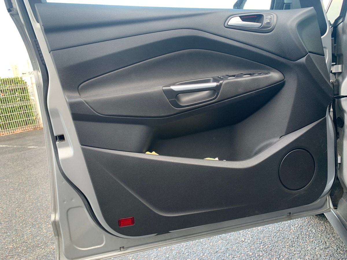Ford C-max 170 chevaux | Titanium | Radar avant et arrière | Sièges chauffants | Apple car play