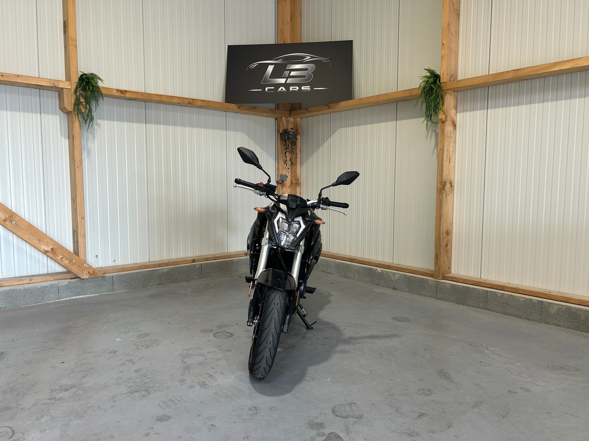 VOGE 500 R - 1ÈRE MAIN - FAIBLE KM - GARANTIE