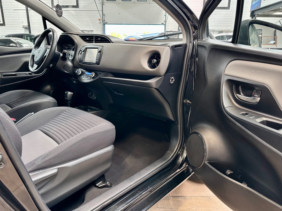 Toyota Yaris III (2) Hybrid 100H Dynamic 5P BVA a