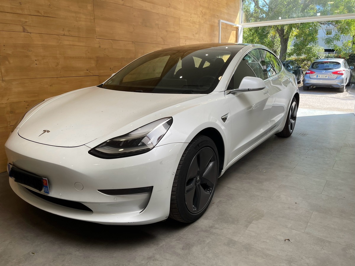 Tesla Model 3 FSD STANDARD RANGE // ATTELAGE // LIVRAISON POSSIBLE