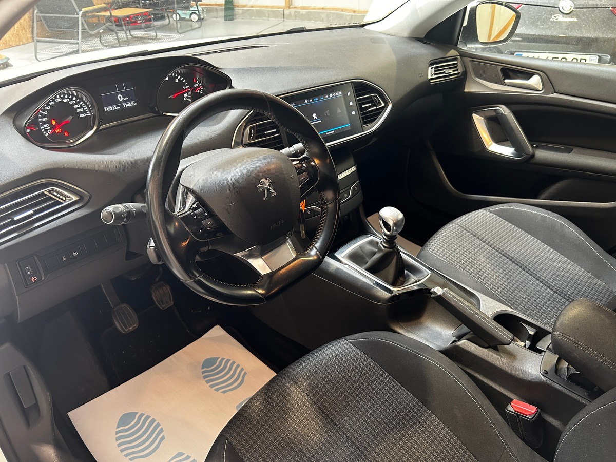 Peugeot 308 SW Phase II 1.5 BlueHDi 100 cv / DISTRIBUTION ET VIDANGE OK / GARANTIE