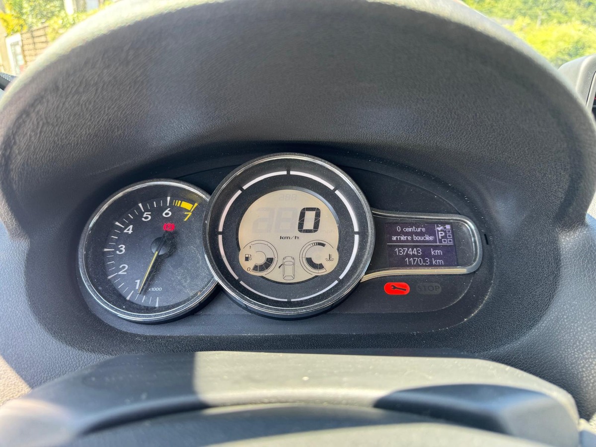 RENAULT Megane 3 2.0 i 16V CVT-BVA 140 Privilège - boite automatique - Garantie