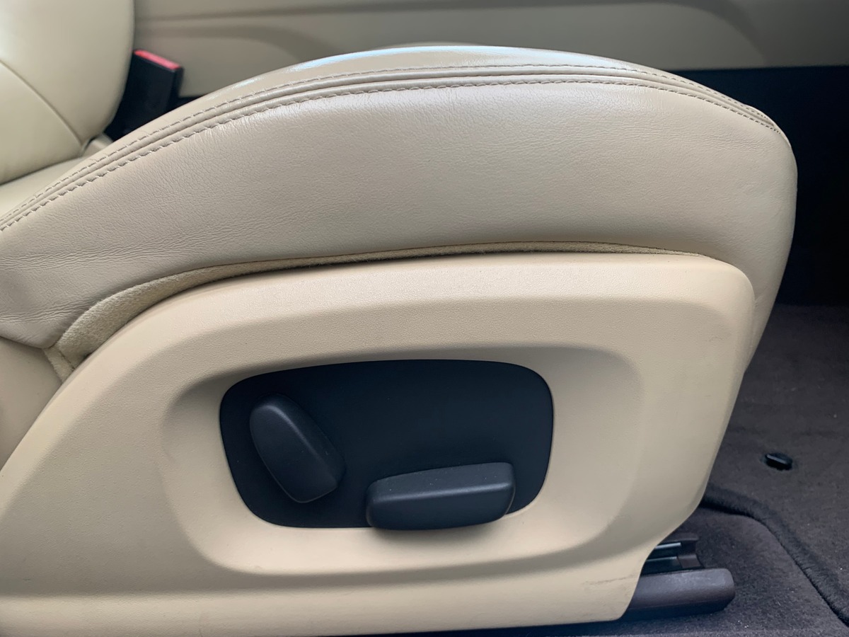 Jaguar XF 240 ch | V6 | R-Sport | Caméra recul | Sièges sport | Régulateur vitesse | GPS | Bluetooth