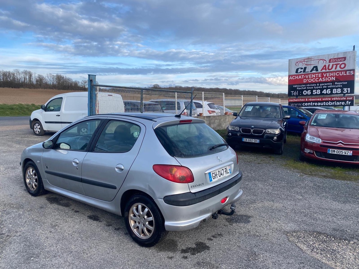 Peugeot 206 1.6i 110cv boite auto 3990eu