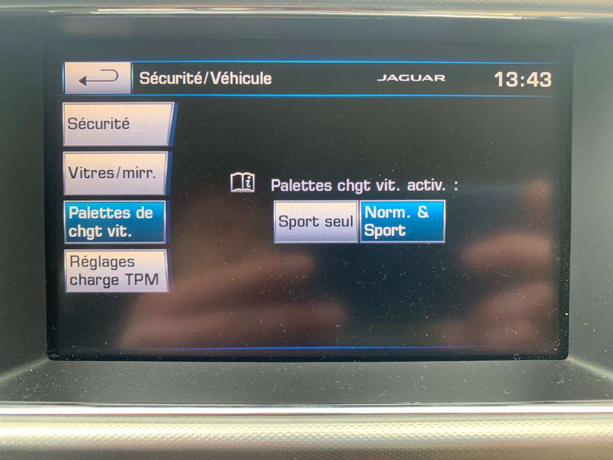 Jaguar XF 240 ch | V6 | R-Sport | Caméra recul | Sièges sport | Régulateur vitesse | GPS | Bluetooth