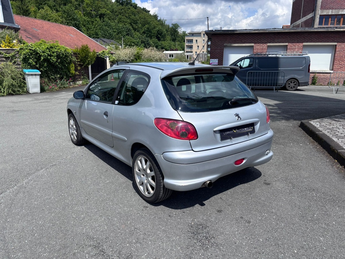 Peugeot 206 1.6 16v 110 XS 3p - Prête à partir