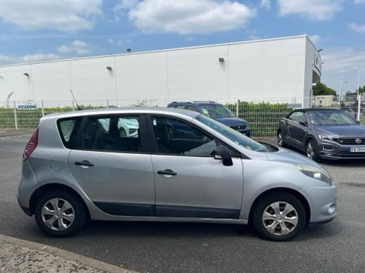RENAULT Scenic 105 ch | Régulateur de vitesse | Climatisation
