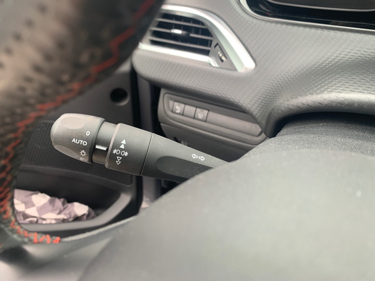 Peugeot 2008 GT LINE | 120 CHEVAUX | Caméra recul | Boite Automatique |  Garantie 20/12/2025