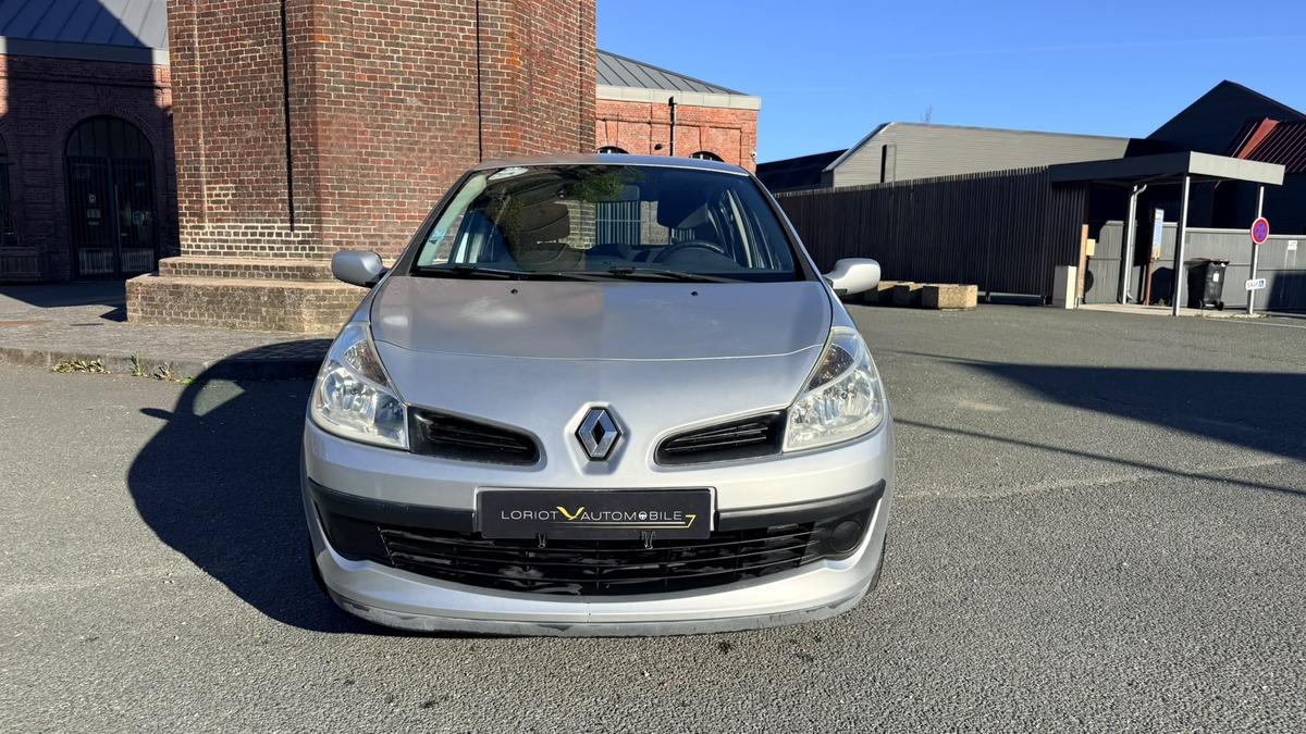 RENAULT Clio III 1.6 110cv Dynamique confort - Boite automatique - Garantie