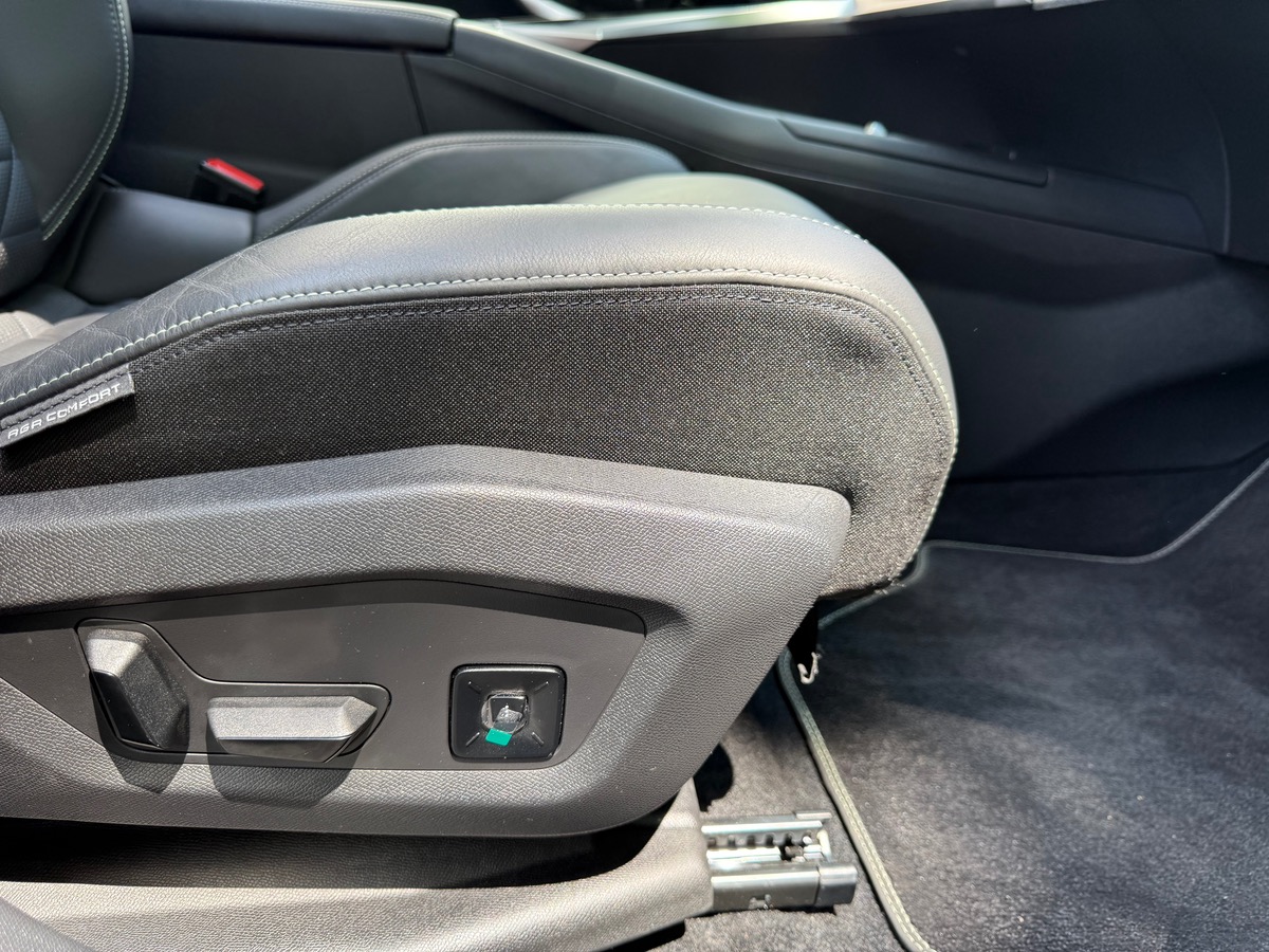 Peugeot 3008 Electrique 210 GT FULL OPTION Toit Ouvrant/Focal/S.Cuir Mass.Ventilés (E-3008)