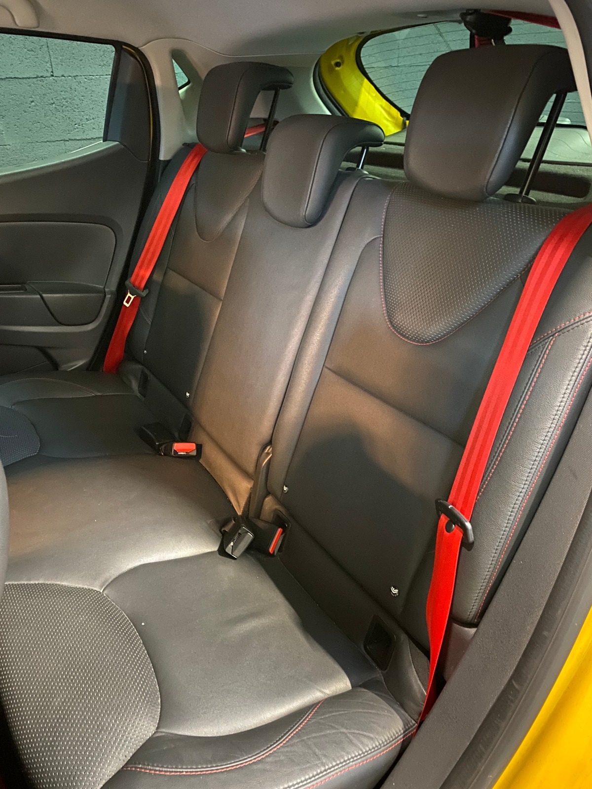 RENAULT Clio IV 1.6 TURBO 200 ENERGY RS EDC E6 JAUNE SIRIUS