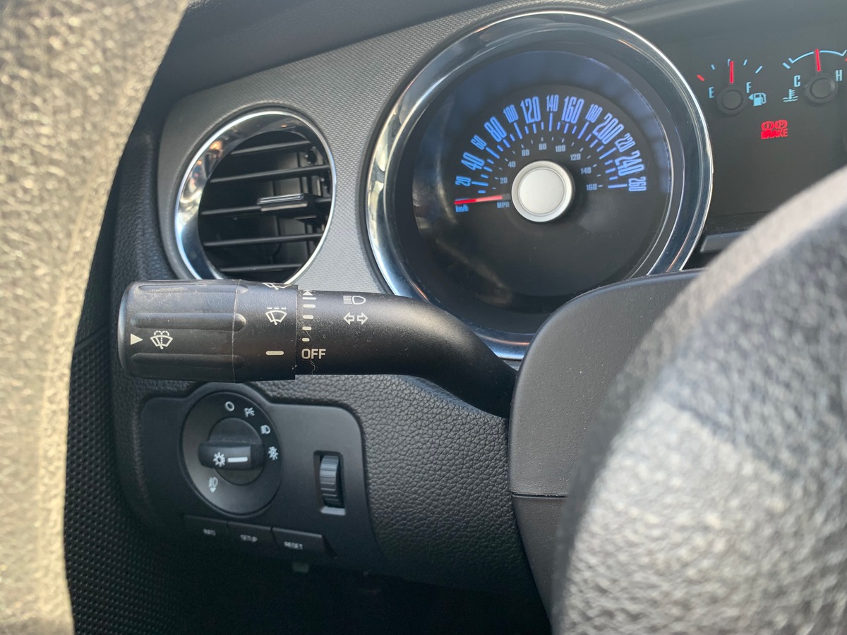 Ford Mustang 304 chevaux | V6 3.7L | Intérieur CUIR | Couleur Bleu Kona | Boite manuelle 6 vitesses