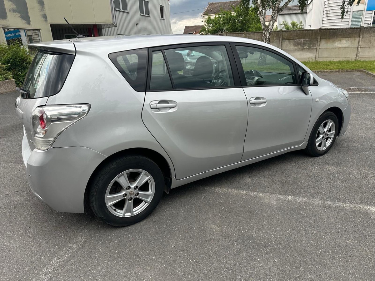 Toyota Verso 2.0 D-4D 128 CV  1er main 7 pls 4XCB