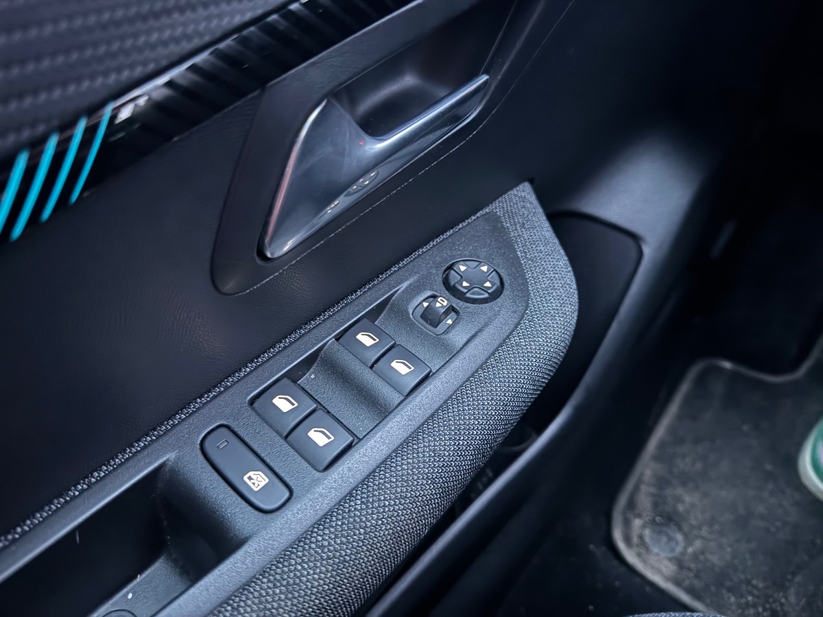 Peugeot 208 136 ch | Style | Démarrage sans clé | Régulateur de vitesse | Peugeot i-Cockpit