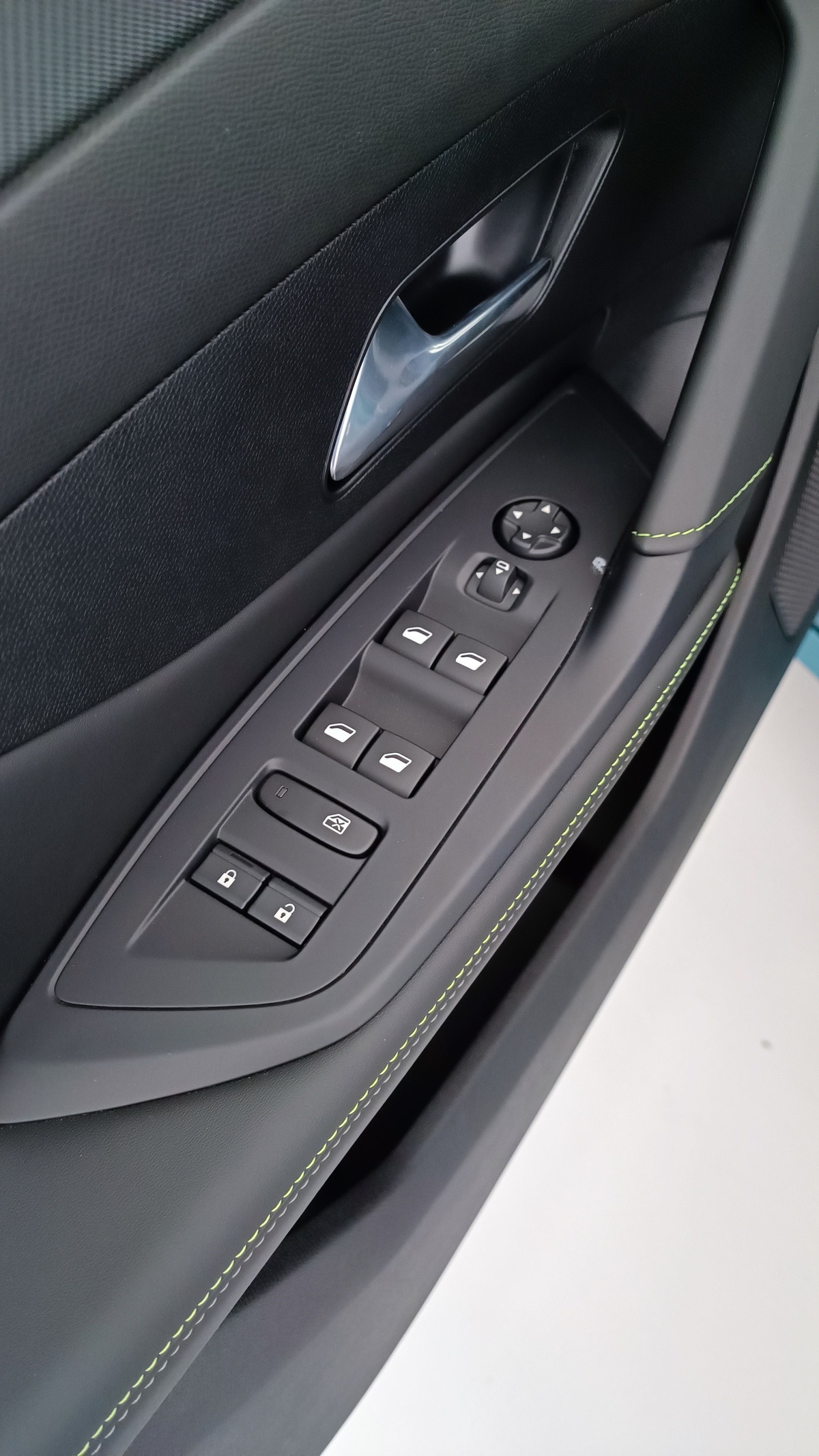 Peugeot 308 III(2) 1.2 Hybrid 145 ch | GT Exclusive e-DCS6 | Caméra 360° | PLUSIEURS COLORIS