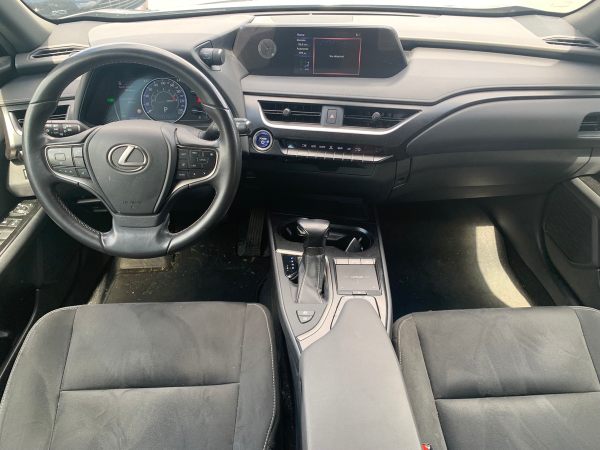 Lexus UX 250 | 184 ch | Pack Confort | Apple car Play | Caméra recul | Régulateur vitesse adaptatif