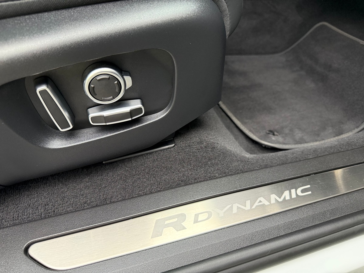 LAND ROVER EVOQUE P300E PHEV AWD R-DYNAMIC HSE / TVA / FRANCAIS / 1ERE MAIN / 18328 KMS