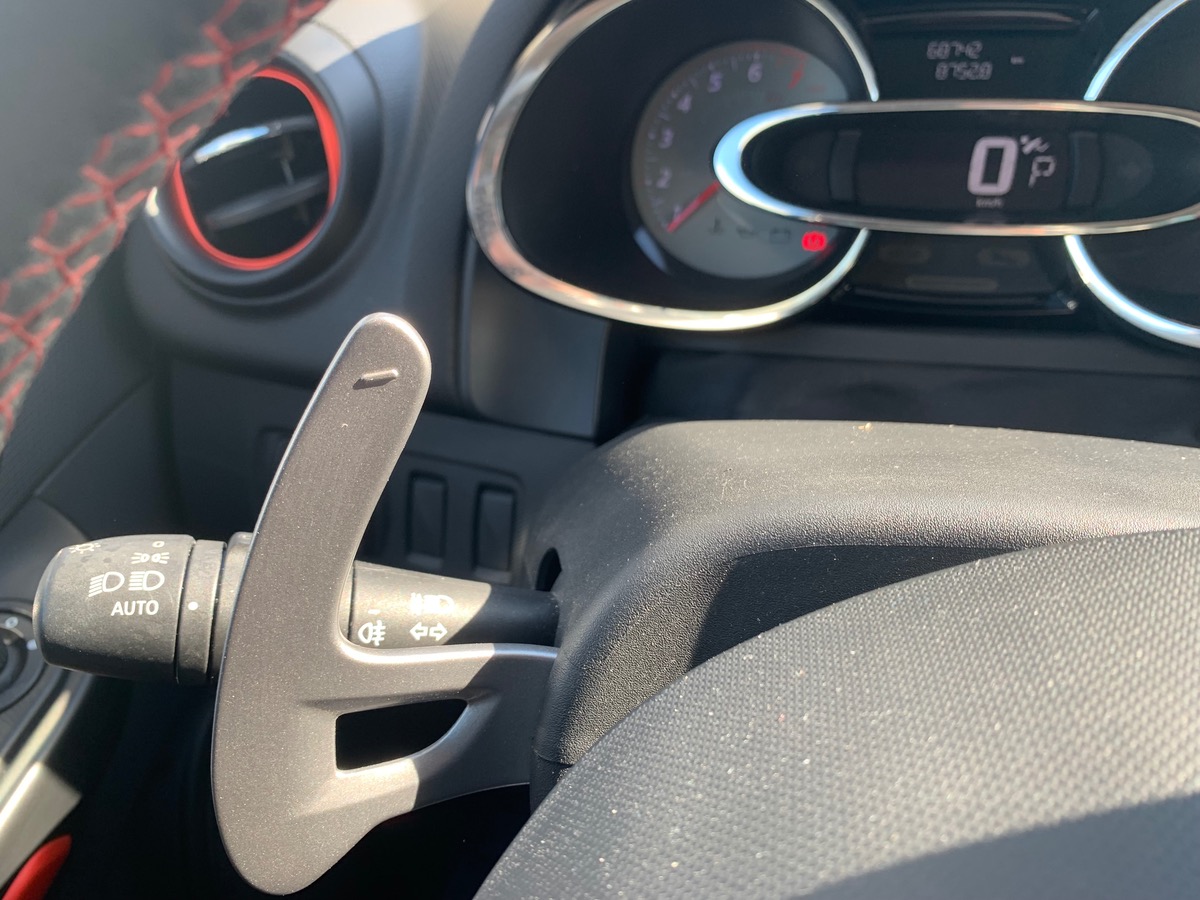 RENAULT Clio IV 200 ch | RS | Jaune Sirius | Révision complète en 03/2025 | Palettes au volant