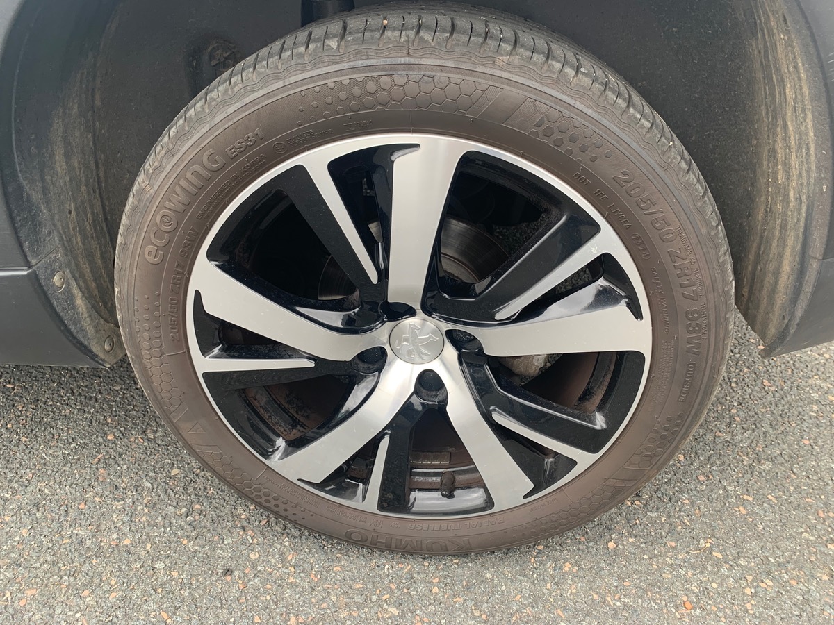 Peugeot 2008 GT LINE | 120 CHEVAUX | Caméra recul | Boite Automatique |  Garantie 20/12/2025