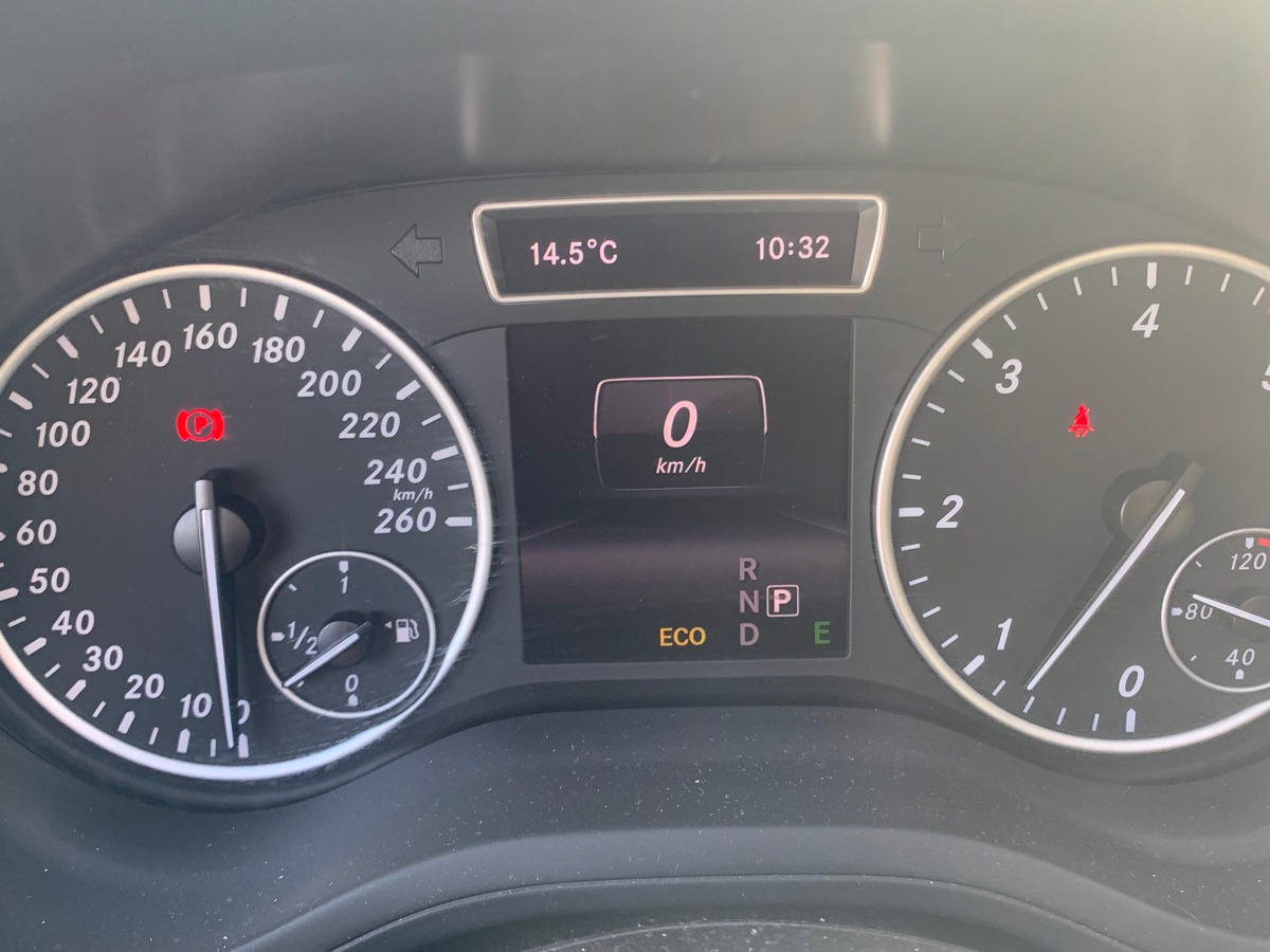 Mercedes-Benz Classe B 136 | Sport | Toit panoramique | Caméra recul | Régulateur | GPS | Attelage