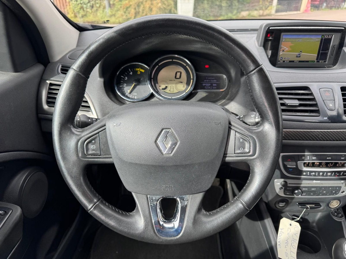 RENAULT Megane III 1.5 dci 110cv Limited - Garantie