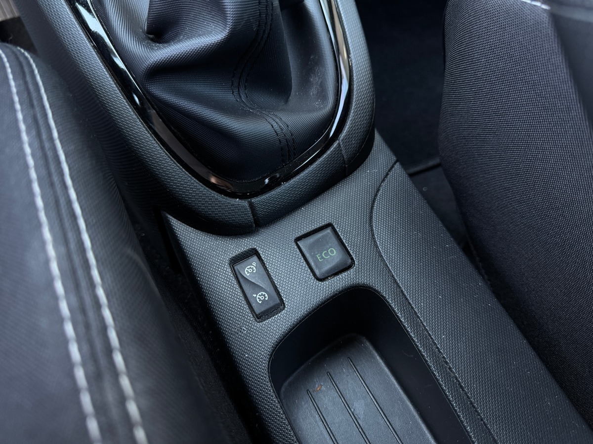 RENAULT Clio IV 1.5 dCi Limited S&S 90 cv - Ecran multimédia
