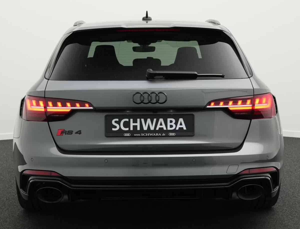 Audi RS4 Avant 2.9 V6 TFSI 450ch quattro tiptronic 8/Attelage/Gris daytona nacré