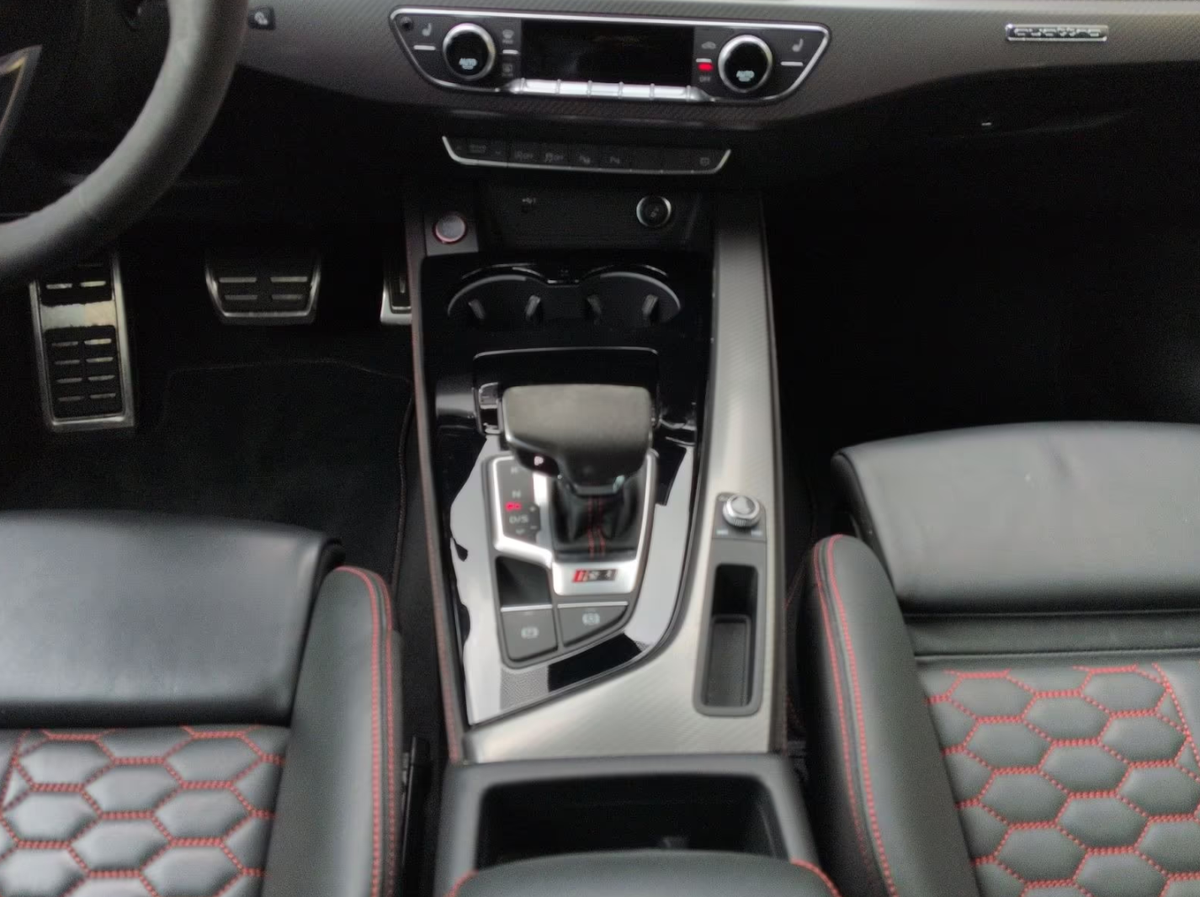 Audi RS4 Avant 2.9 V6 TFSI 450ch quattro tiptronic 8/Attelage/Bang&Olufsen/Toit ouvrant