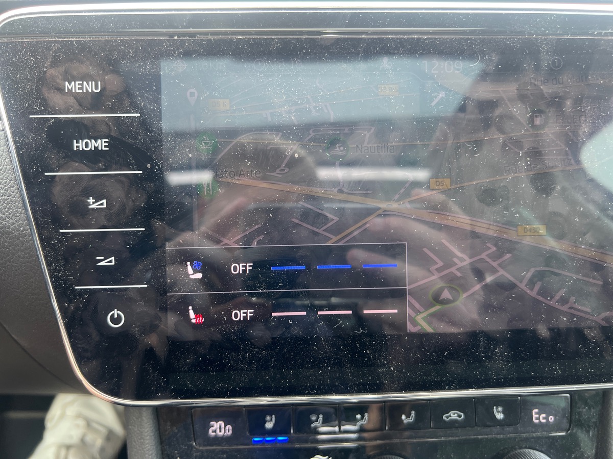 Skoda Superb Combi 1,4L TSI PHEV 218 LAURINE & KLEMENT, SUIVI COMPLET SKODA, 4 PNEUS COMPLETS  HIVER