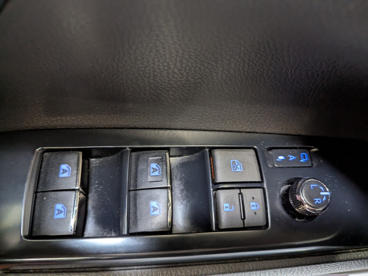 Toyota Camry 2.5 218h Design