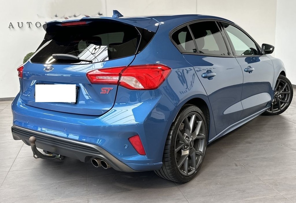 Ford Focus 2.0  ST line 190ch NAV/LED/AHK/ACC/VCOCKPIT/B&O/1 ere MAIN .