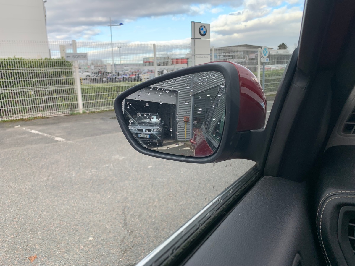 Ford FOCUS SW 120 ch | Vignale | Toit ouvrant panoramique | Apple car play Android auto | Attelage