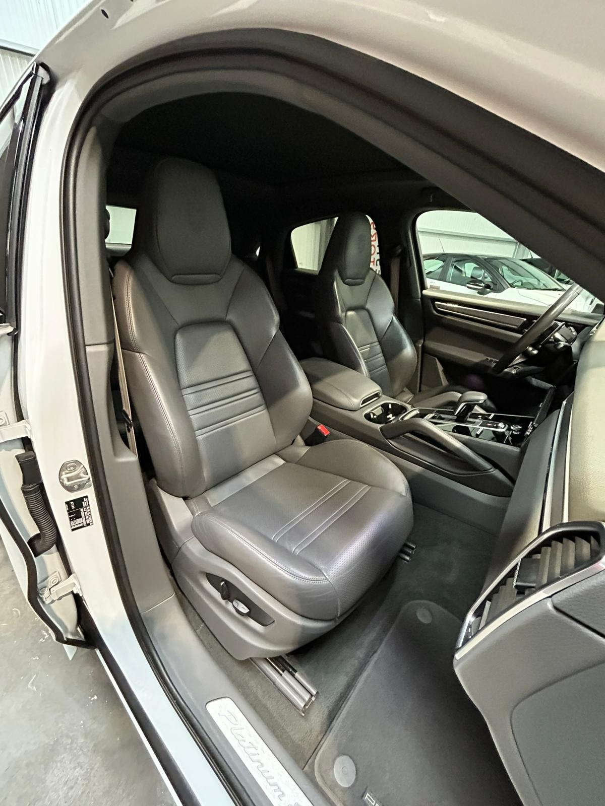 Porsche Cayenne E-Hybrid Coupé Platinum Edition 462 Chevaux