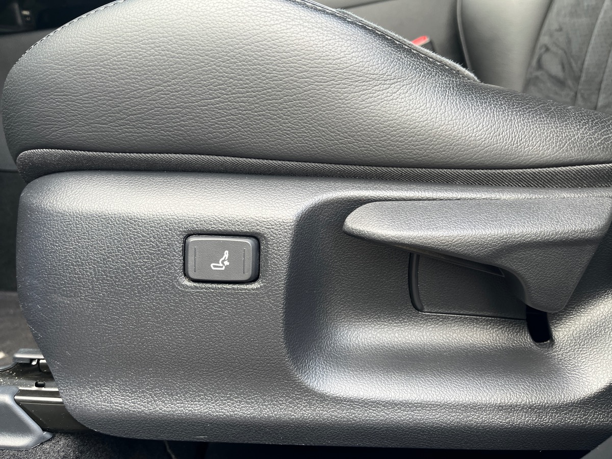 Toyota C HR 1.8 HYBRIDE 122ch COLLECTION, Cuir Alcantara, Sièges chauffants, Caméra de recul, JBL