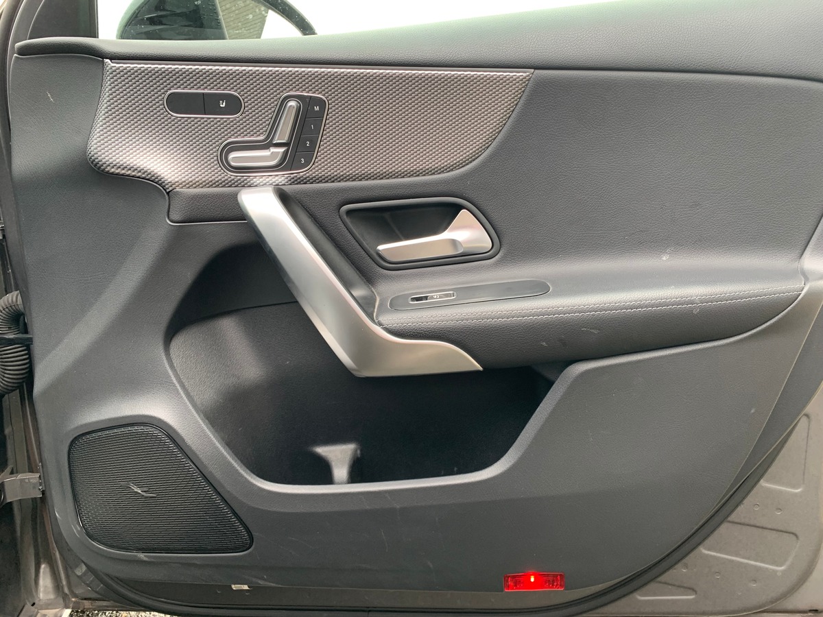 Mercedes-Benz Classe A 116 ch | Progressive line | Pack Sport Black | Pack Premium Plus | Toit pano