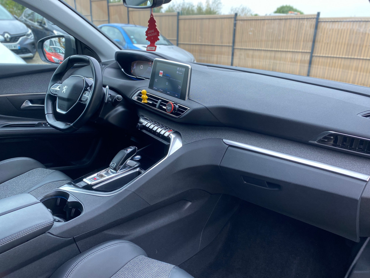 Peugeot 5008 1.5l blueHDI 130 Allure EAT8 7 places - SEMI CUIR - CARPLAY - BOITE AUTO