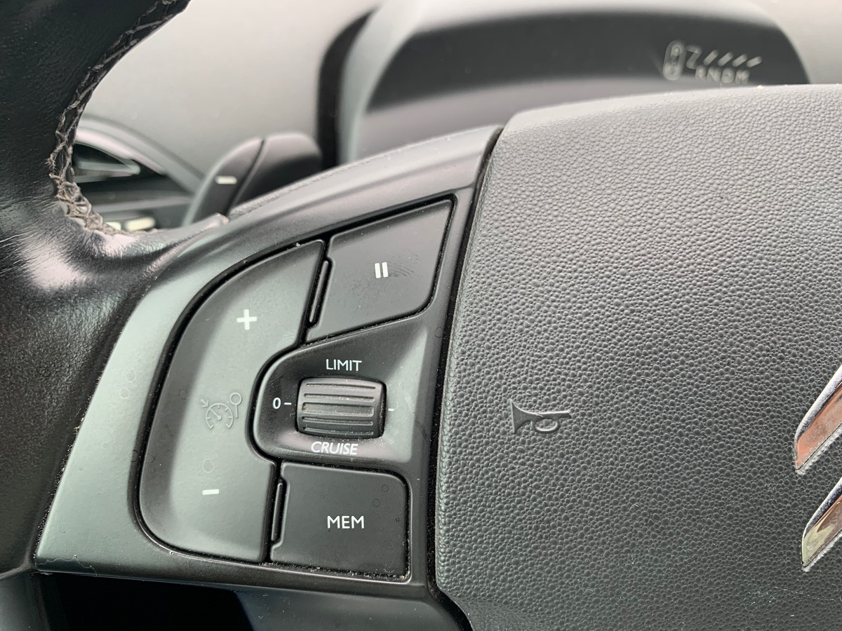 Citroën C4 Picasso FEEL | Mirror Screen | GPS Cartographique | Radar de station. AR & AV | Attelage.