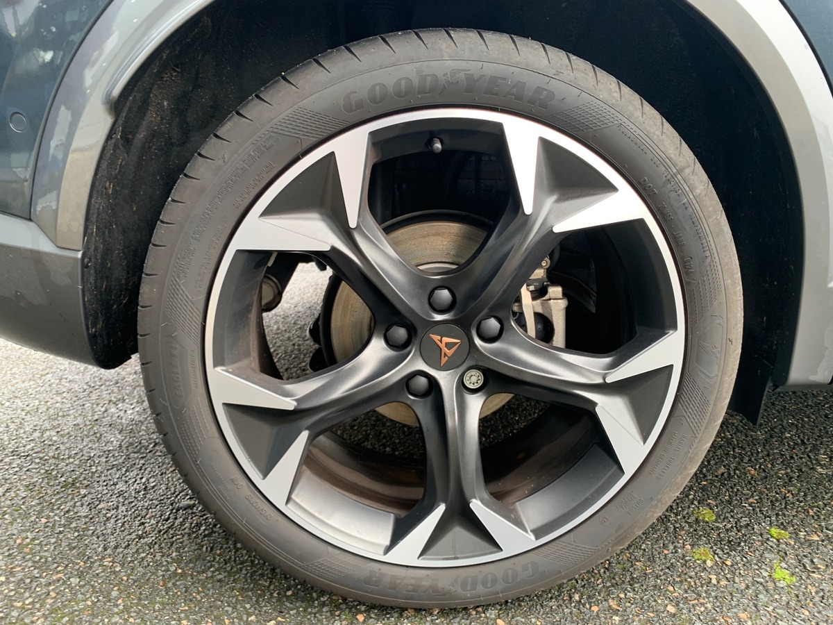 Cupra FORMENTOR E-HYBRID 204 | Business Edition | Cuir | Apple Car Play | Toit ouvrant panoramique