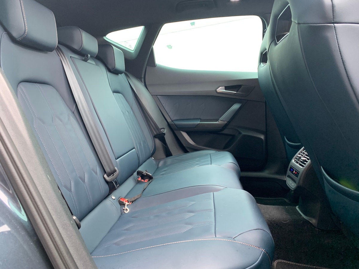 Cupra FORMENTOR E-HYBRID 204 | Business Edition | Cuir | Apple Car Play | Toit ouvrant panoramique