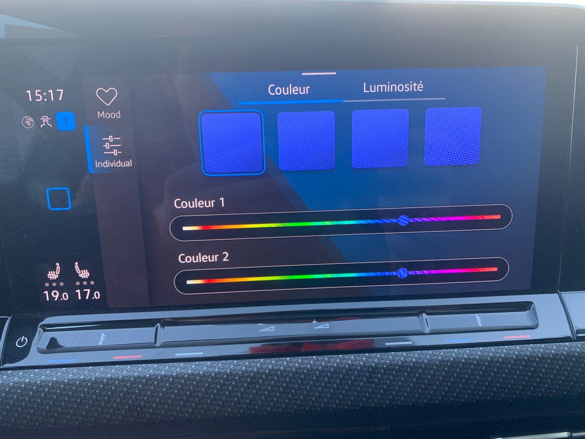 Volkswagen GOLF 8 320 chevaux | R | Toit ouvrant | Caméra de recul | Apple car play | GPS | Attelage