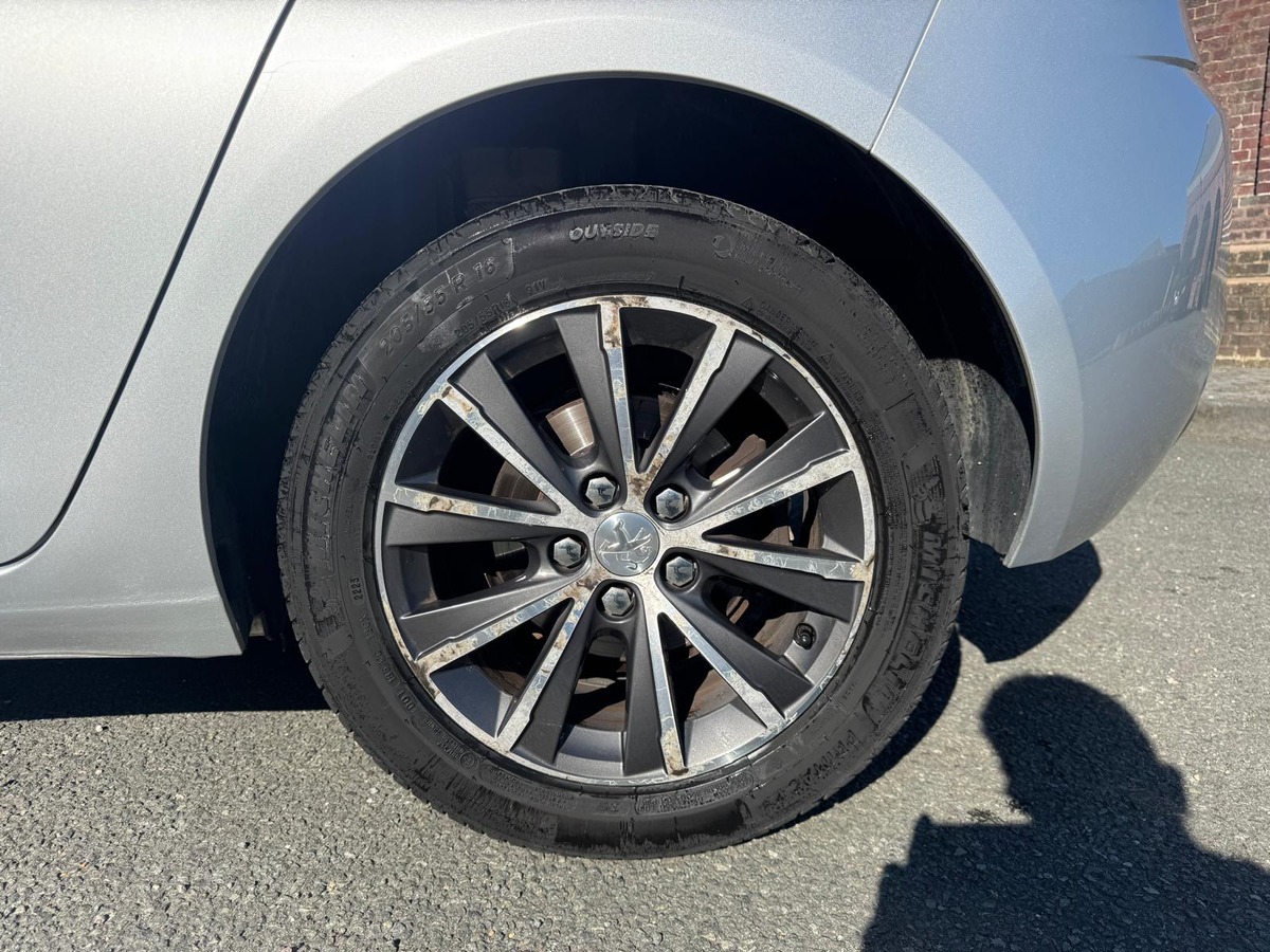 Peugeot 308 1.6 Blue-Hdi 120cv Allure - Garantie - première Main