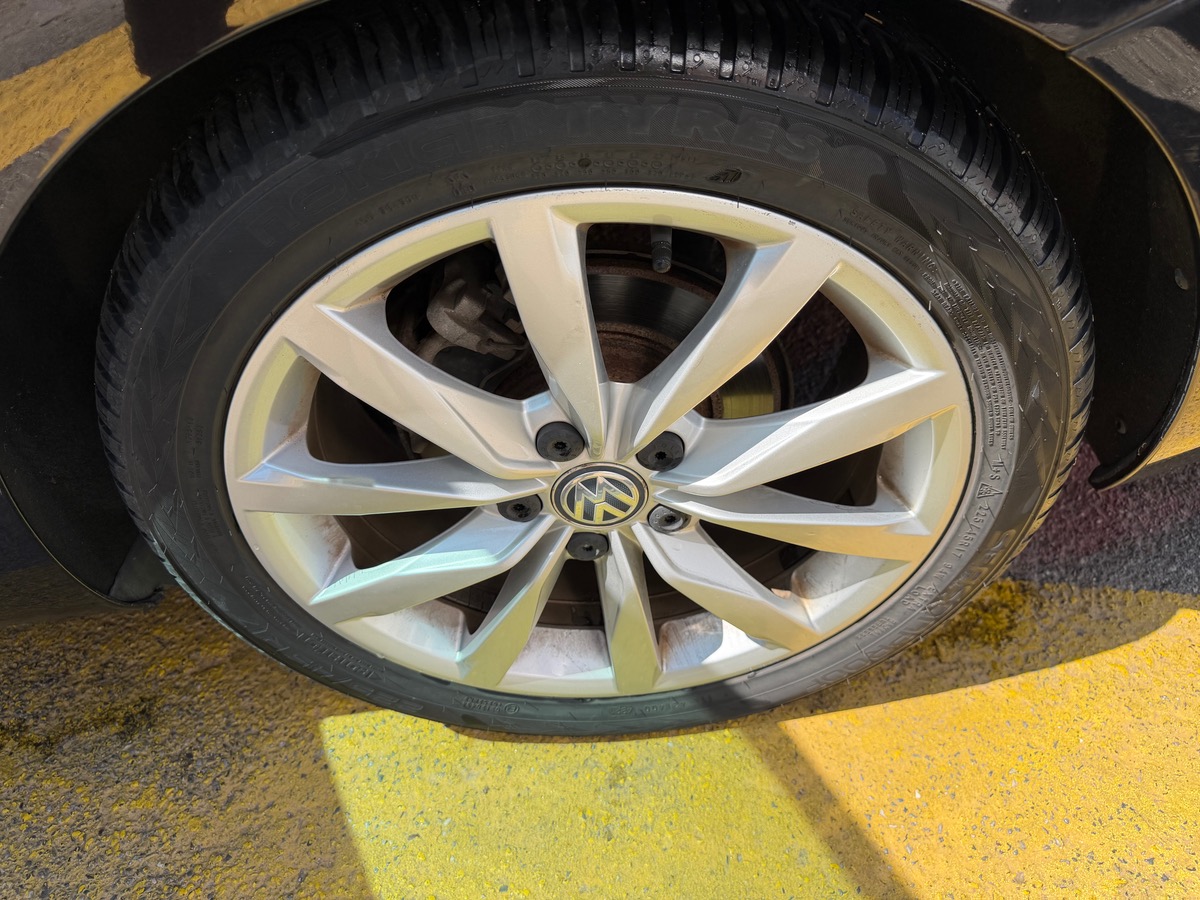 Volkswagen Golf VII SW 1.6 TDI 110 CV / Carat + / Toit Ouvrant / intérieur Cuir / Caméra