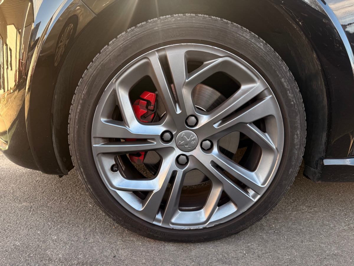 Peugeot 208 GTI Phase 2 1.6 THP 208 cv - Toit Pano - Entretiens