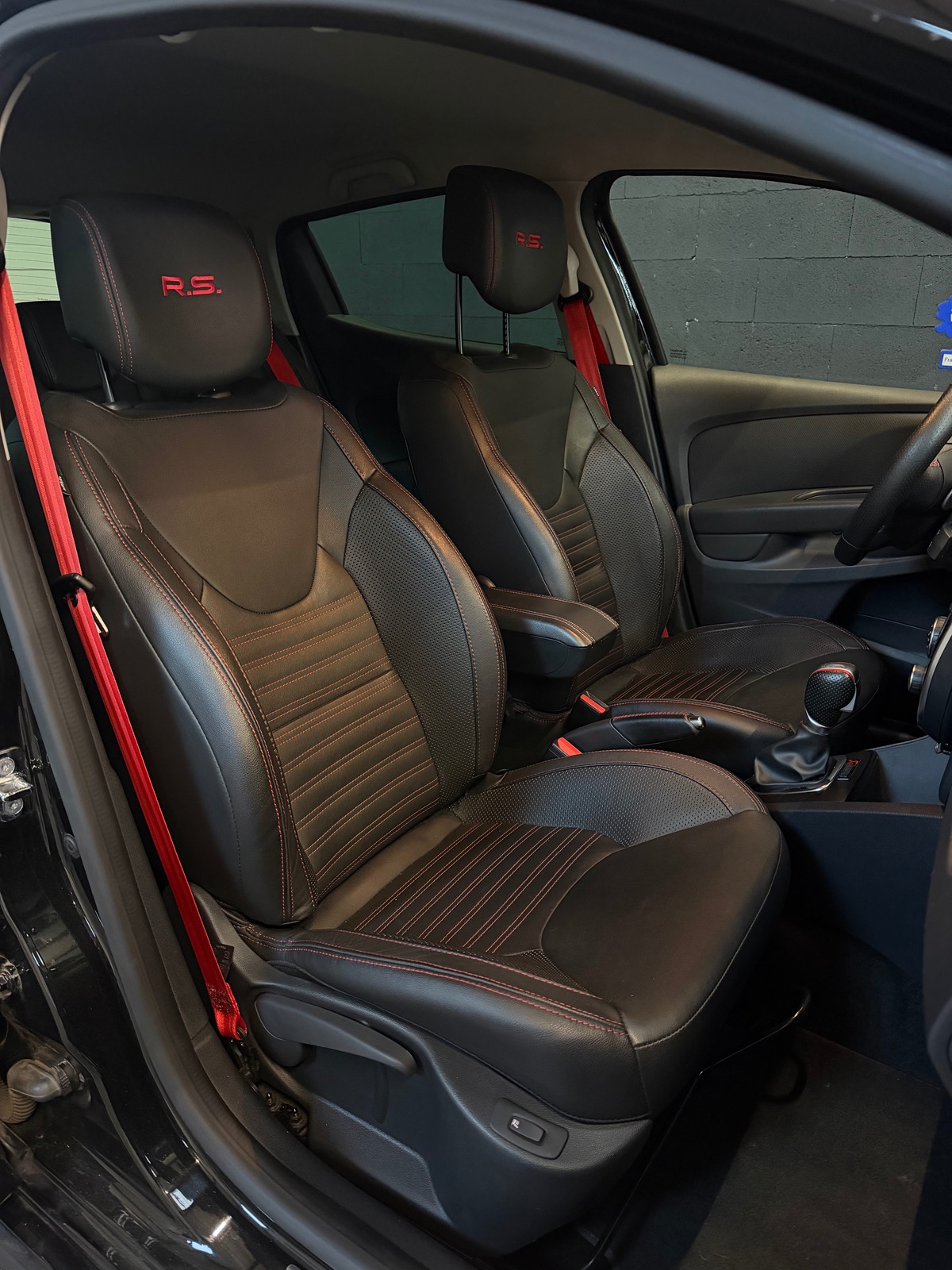RENAULT Clio RS TROPHY Phase 2 1.6 T 16V EDC6 220 cv Boîte auto