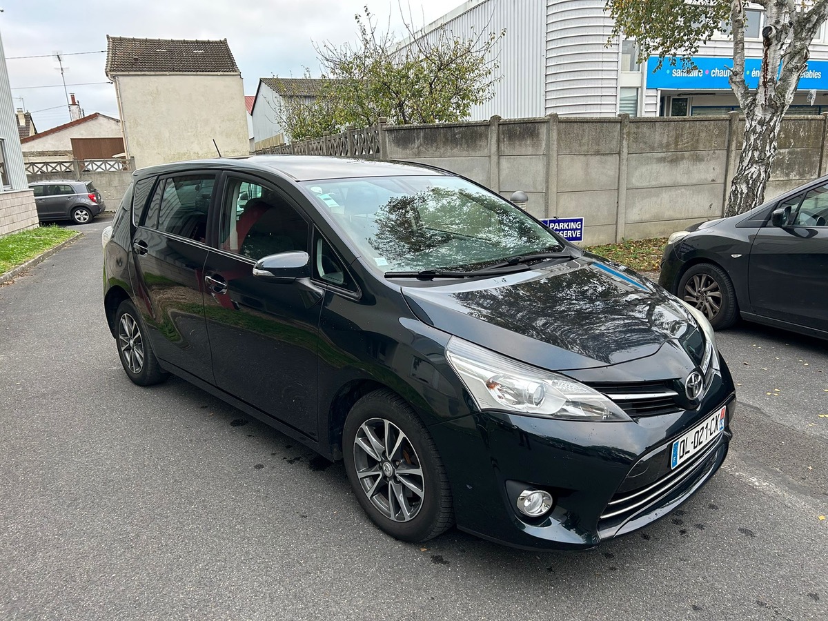 Toyota Verso 112 D-4D 7 place 1er mains