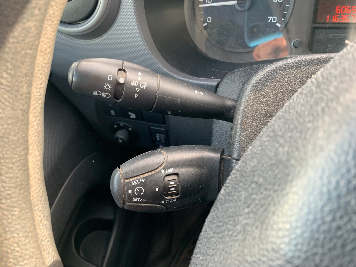Peugeot Partner 100 ch | 5 Places | GPS | Climatisation | Attelage | Roue secours | Apple car play