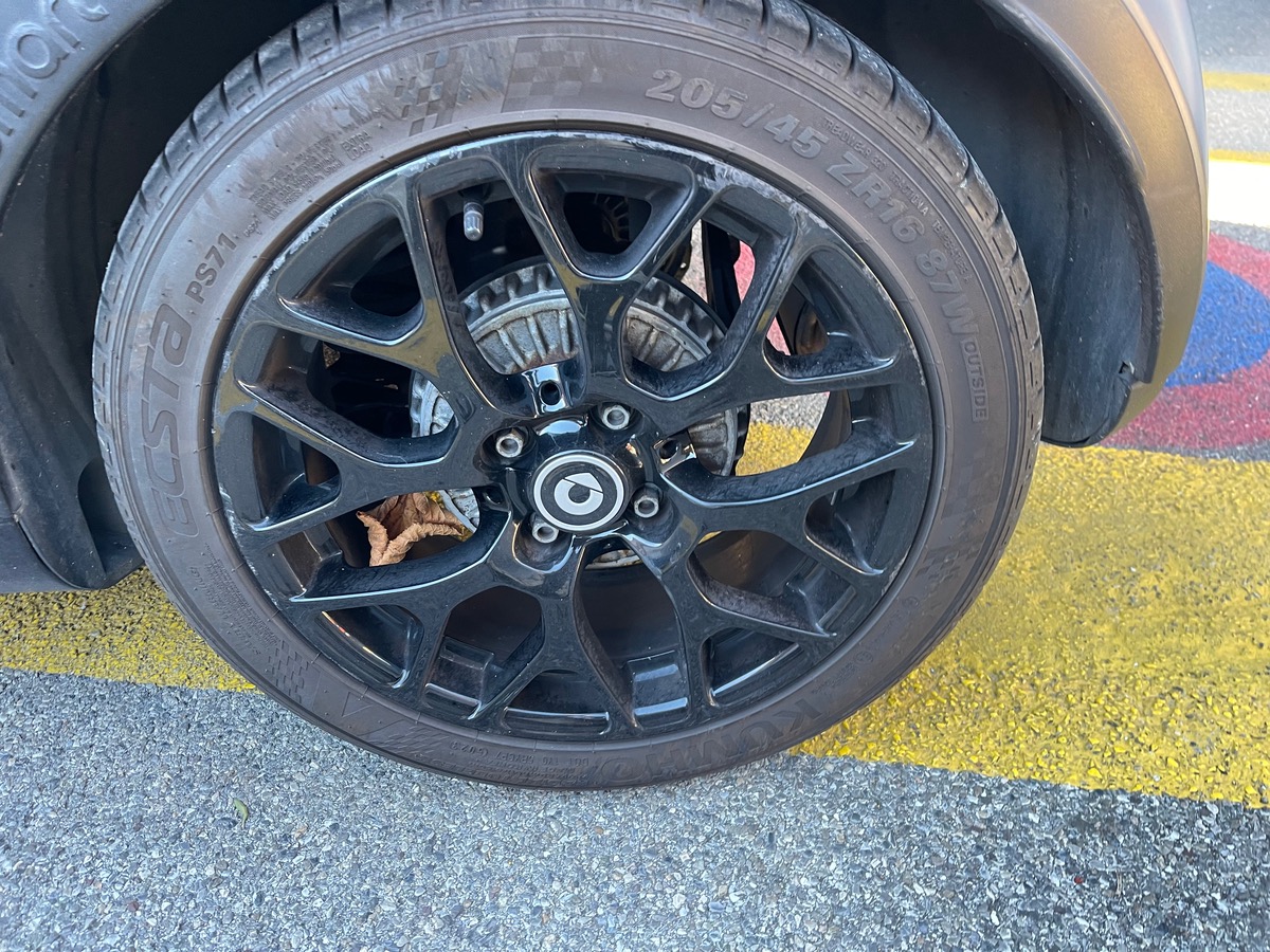 Smart FORTWO 90 CV / GPS / Caméra / Jantes Noires / Gris Mat