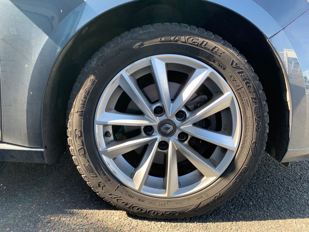 RENAULT Megane IV 110 ch | Business | Régulateur de vitesse | GPS | Boite automatique | Roue secours
