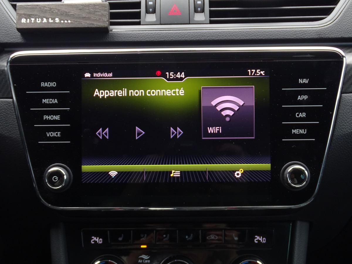 Skoda Superb III (2) COMBI 2.0 TDI 190 SCR SPORTLINE DSG7