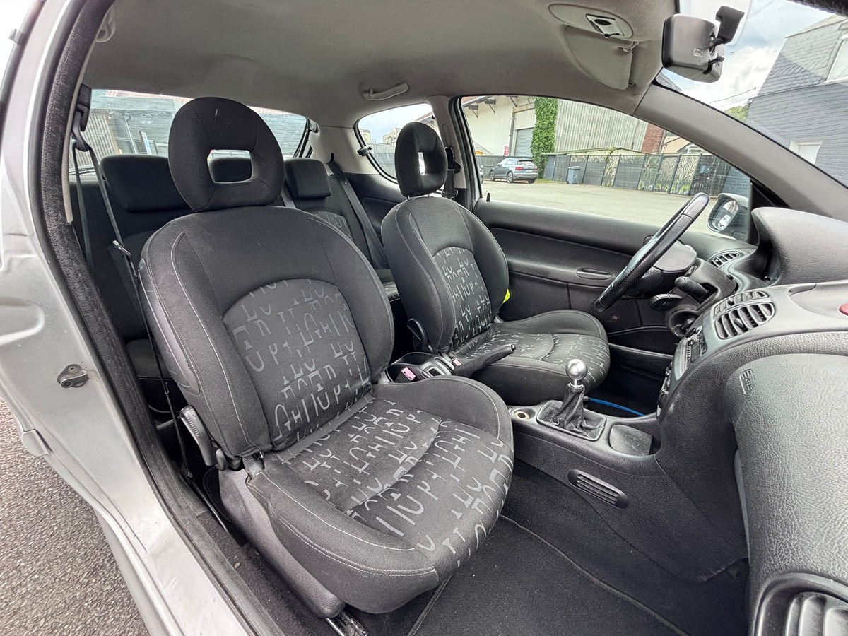 Peugeot 206 1.6 16v 110 XS 3p - Prête à partir